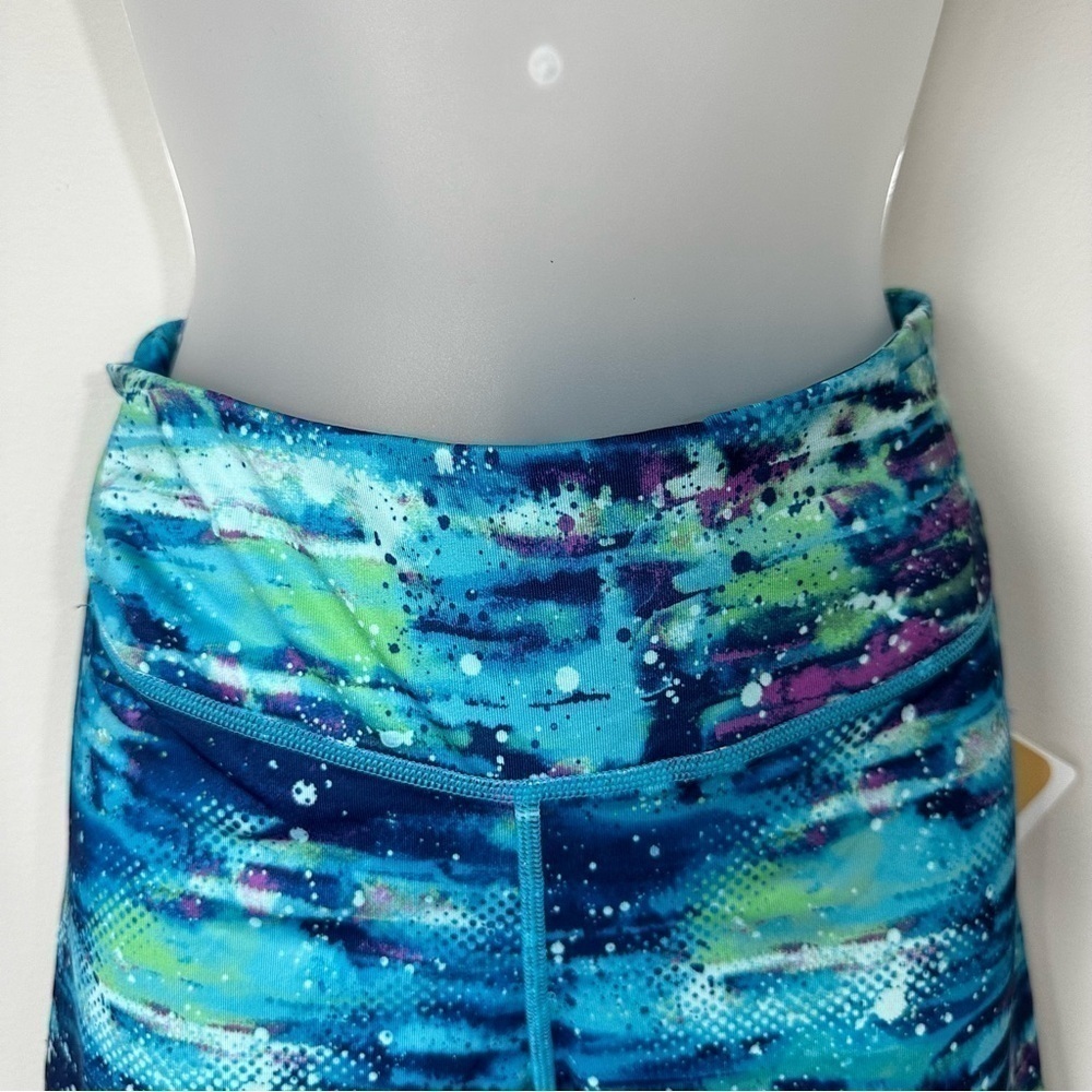 NWT Reebok Celestial Shorts in Size Medium